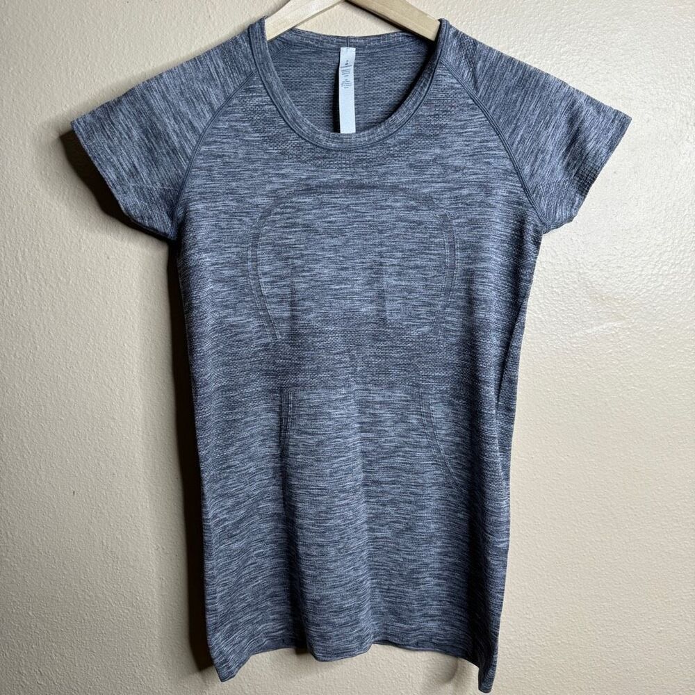 Lululemon🍋 Shirt Women's 8 Gray Swiftly Tech Short Sleeve Crewneck Active Gym